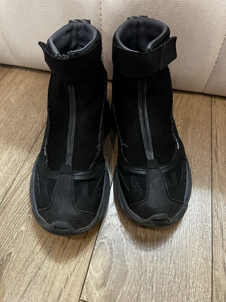 Adidas, Зара ботуши