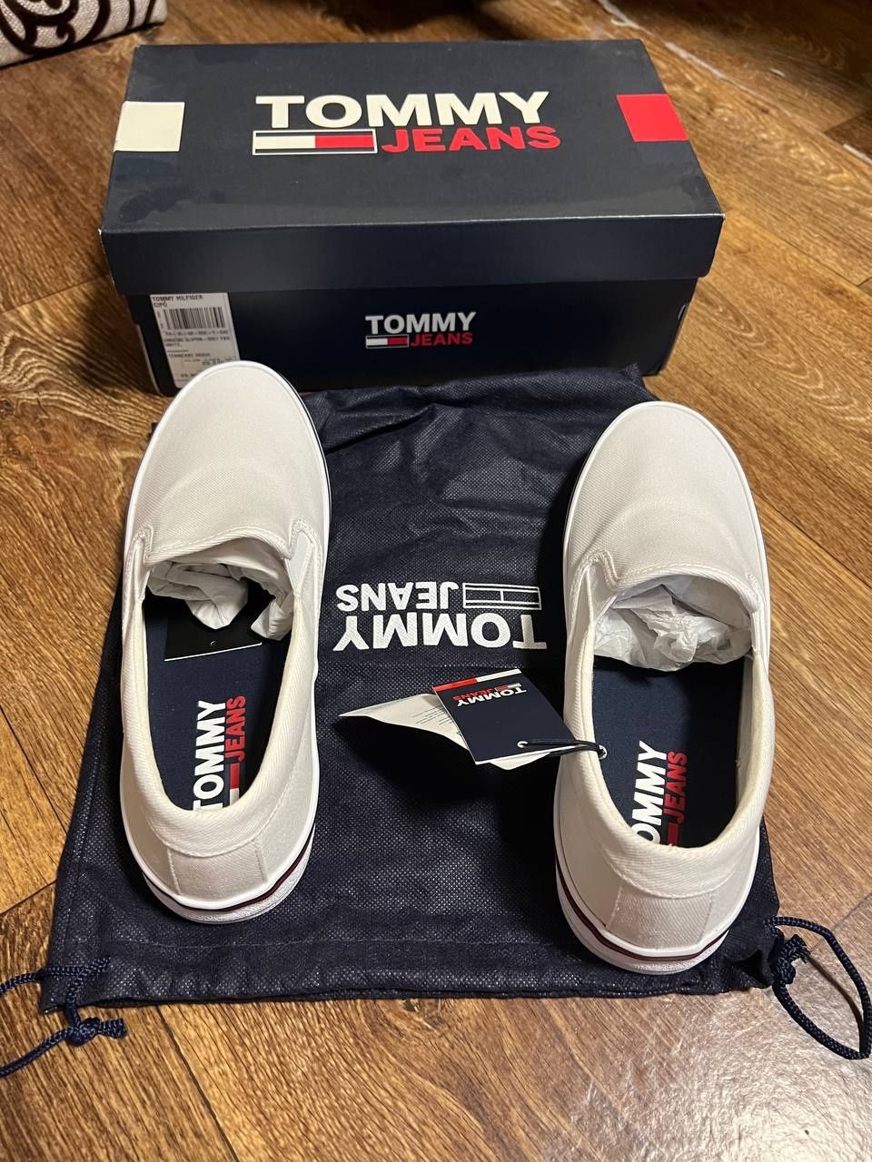 Слипоны от Tommy Hilfiger