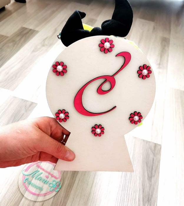 Персонализирана стойка за диадеми