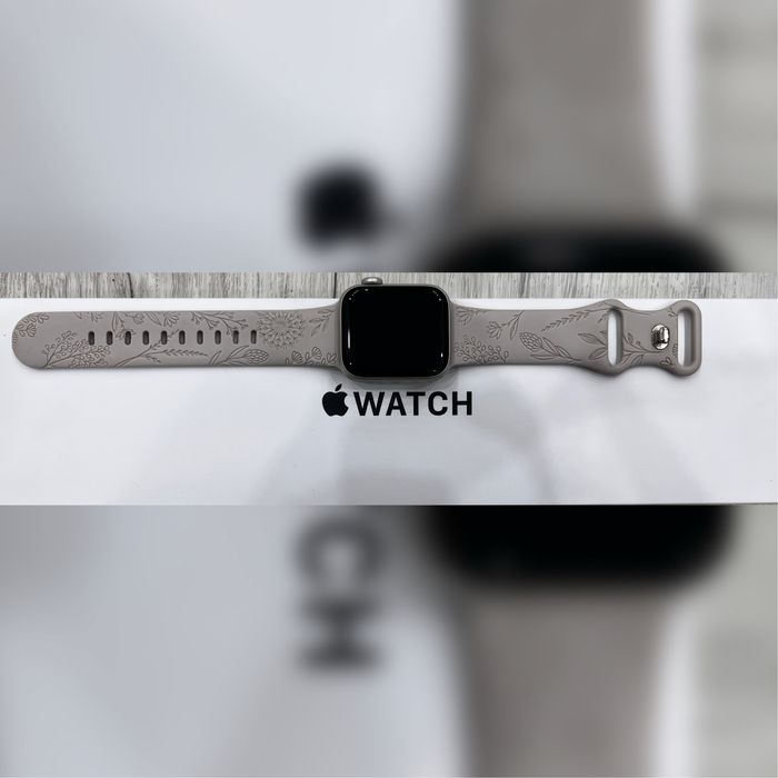 Часы Apple Watch SE