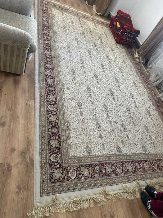 Срочно продаю Ковры в хорошем состоянии