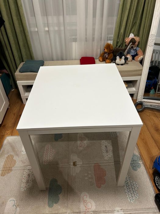 Бяла разтегателна икеа маса