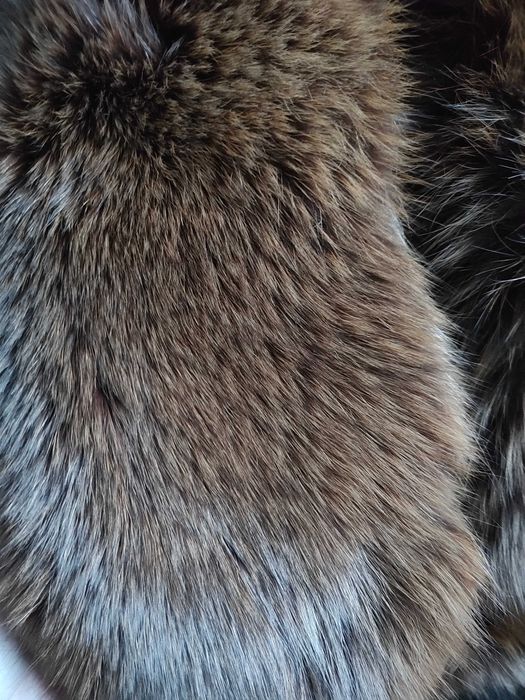 Haina piele italiana deosebita vopsita arabesque mas 50-54 guler vulpe