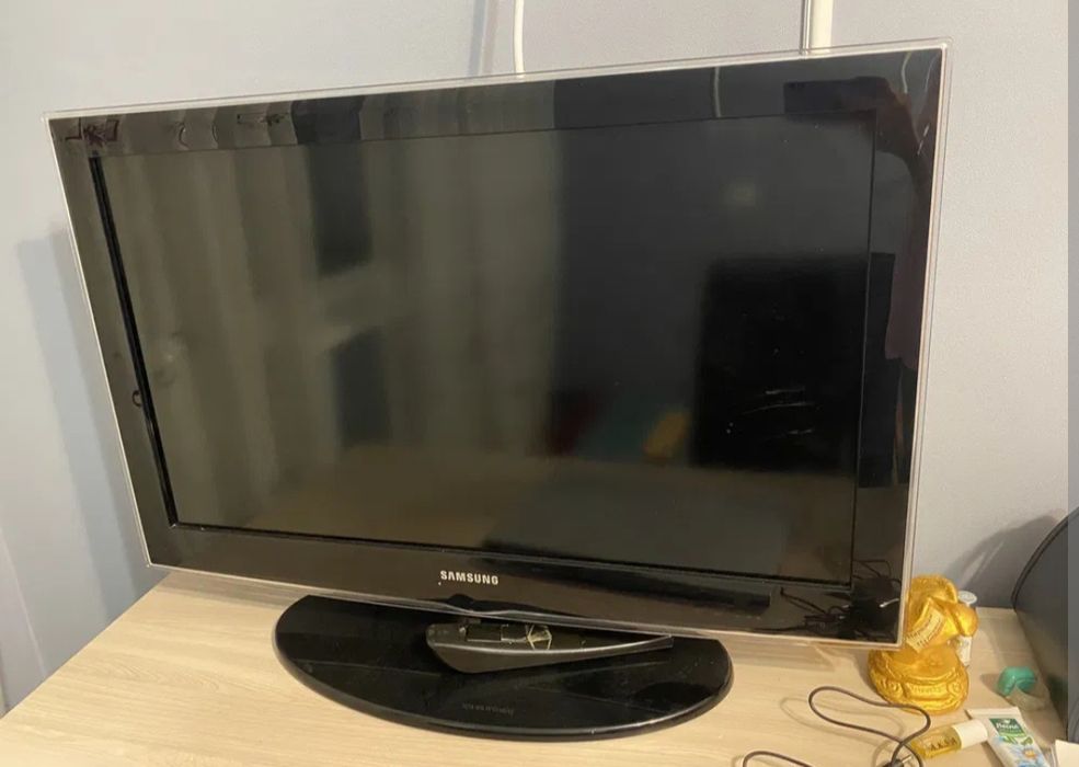 Телевизор samsung