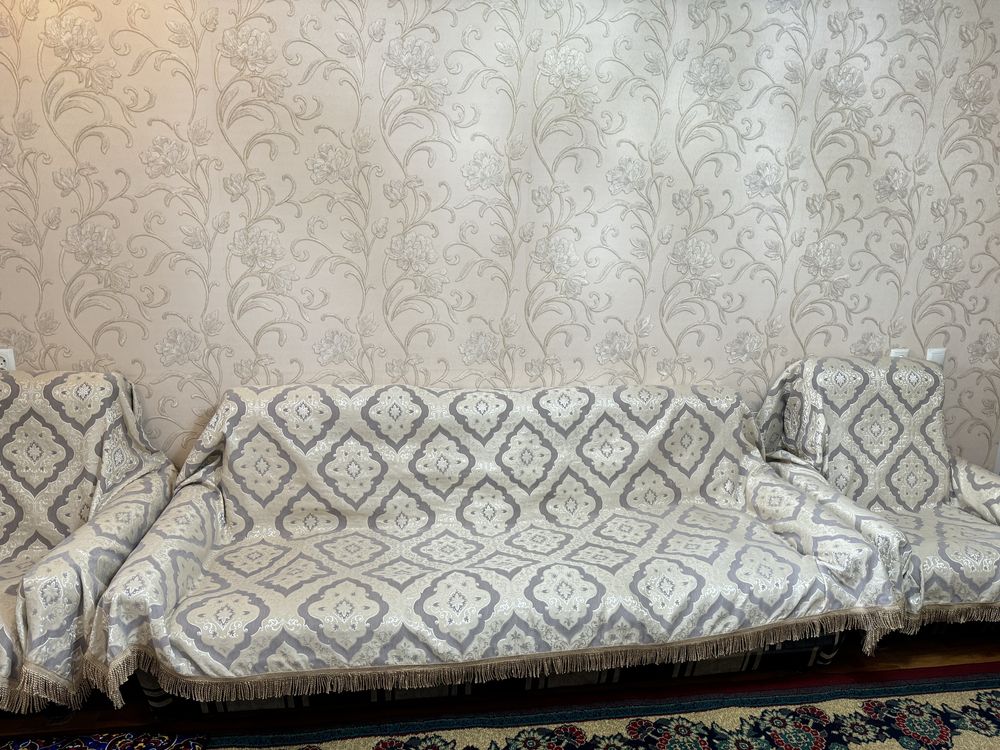 Диван с креслами продается