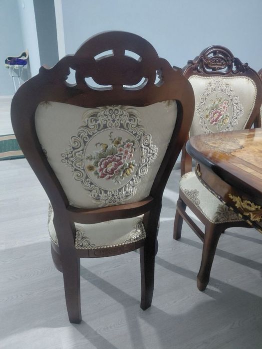 Продается стол со стульями 14 шт. Stol sotiladi