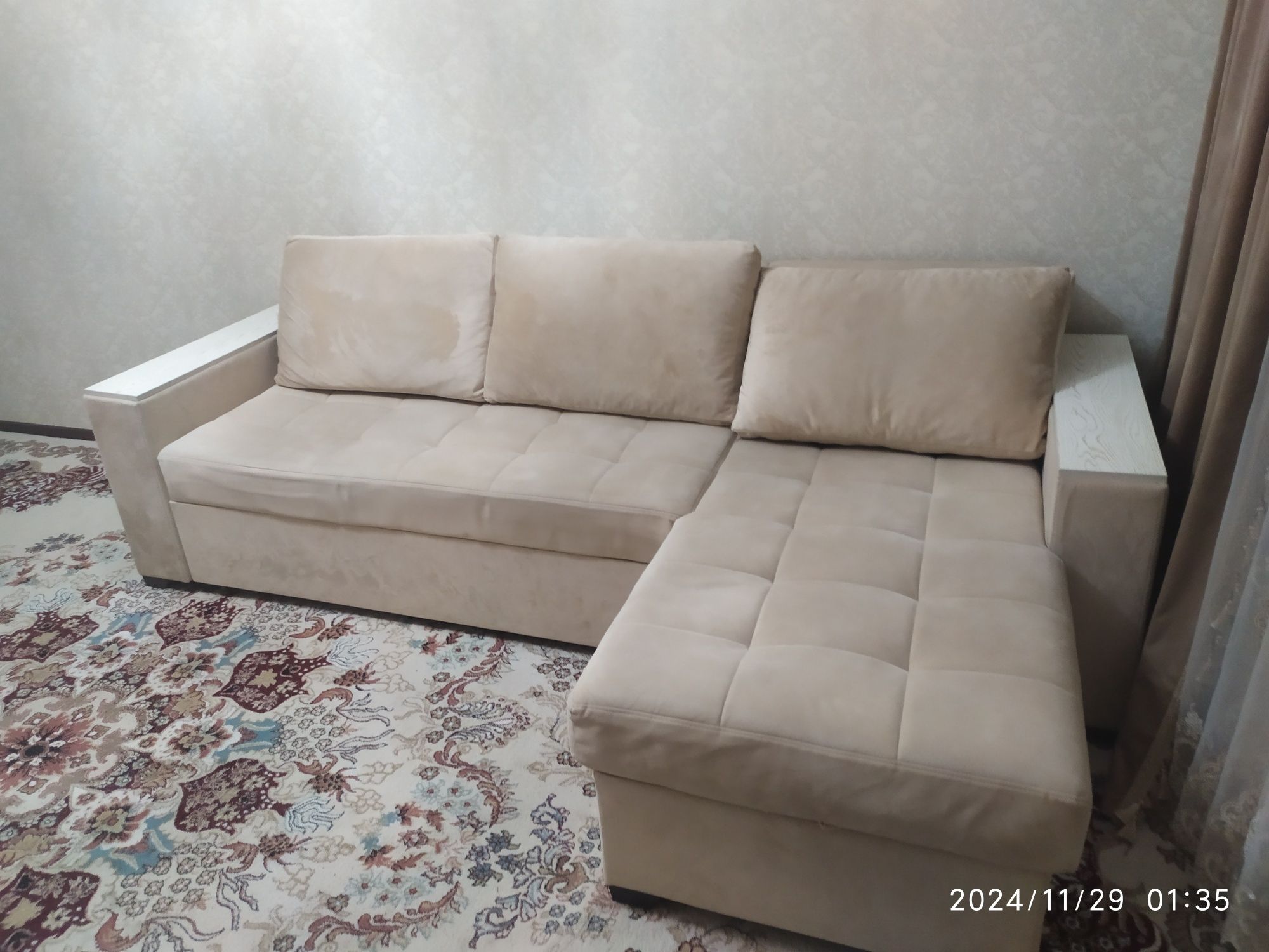 Продаем современный раскладной диван