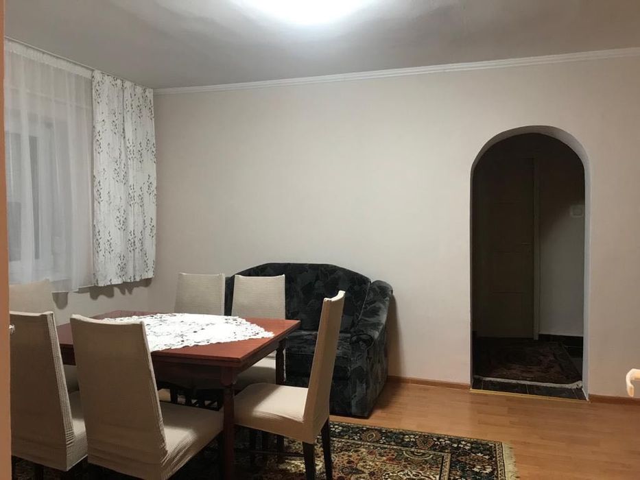 Apartament cu 2 camere de închiriat în Carei