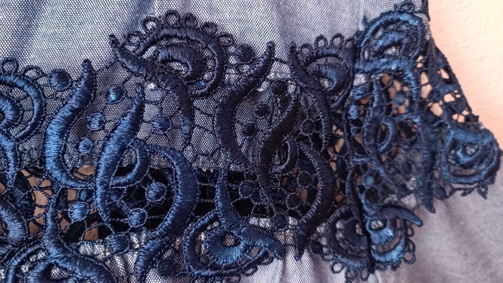 Разкошна туника с ефектна дантела М/L