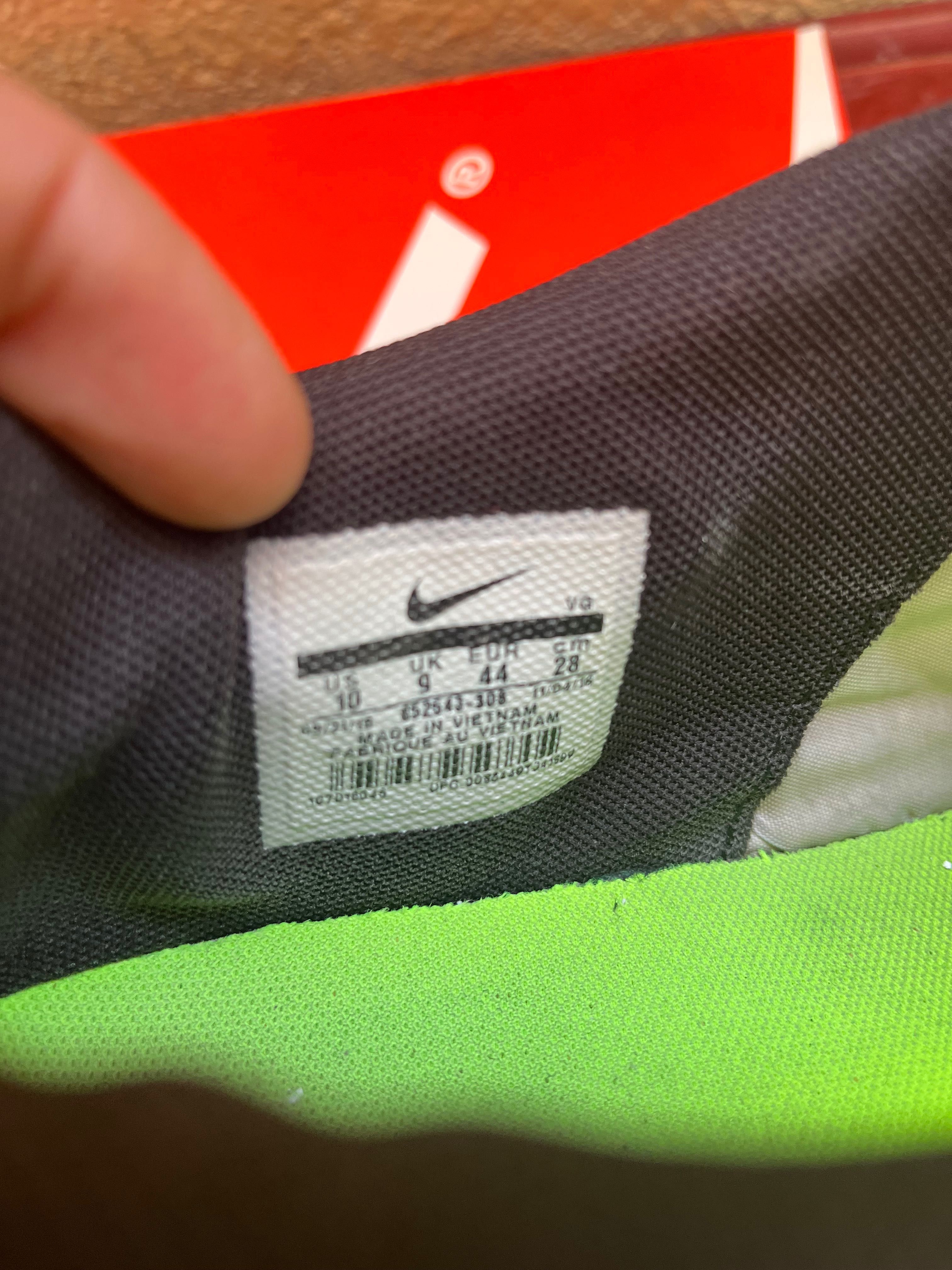 Nike hypervenom 44