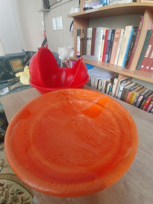 2 набора пластмассовых чашей