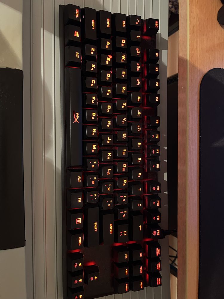 Продается клавиатура от hyperx