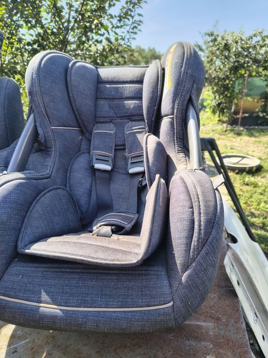 Vând doua scaune auto copii