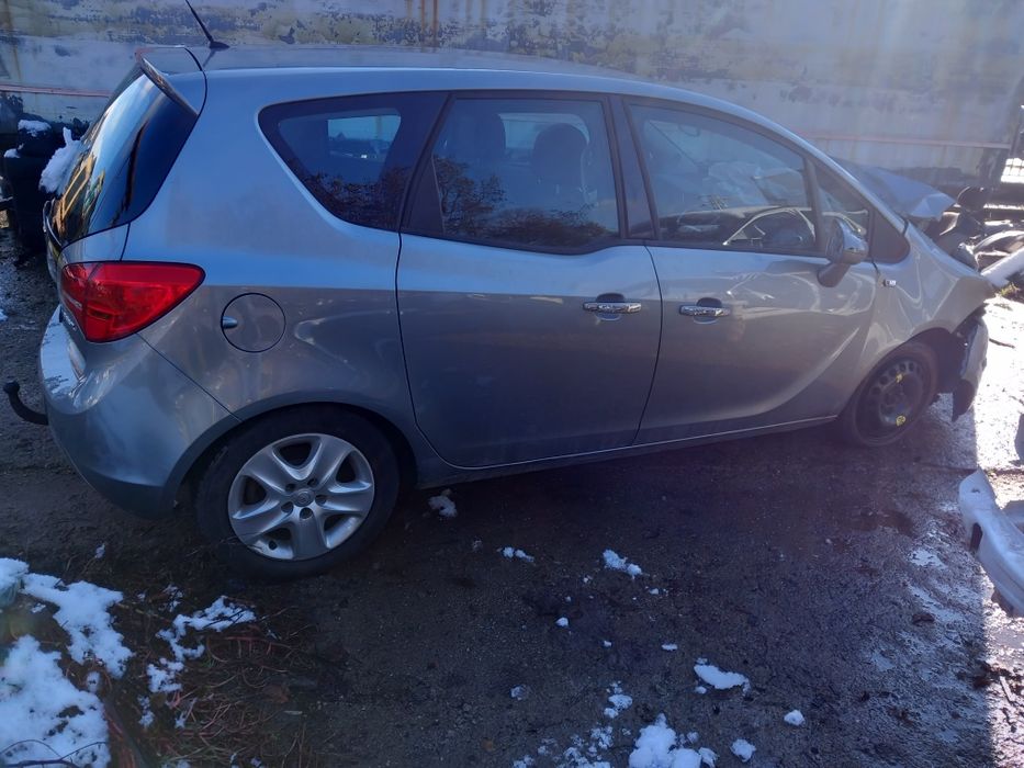 Опел Мерива 1.4 турбо 2011г кожа Теглич