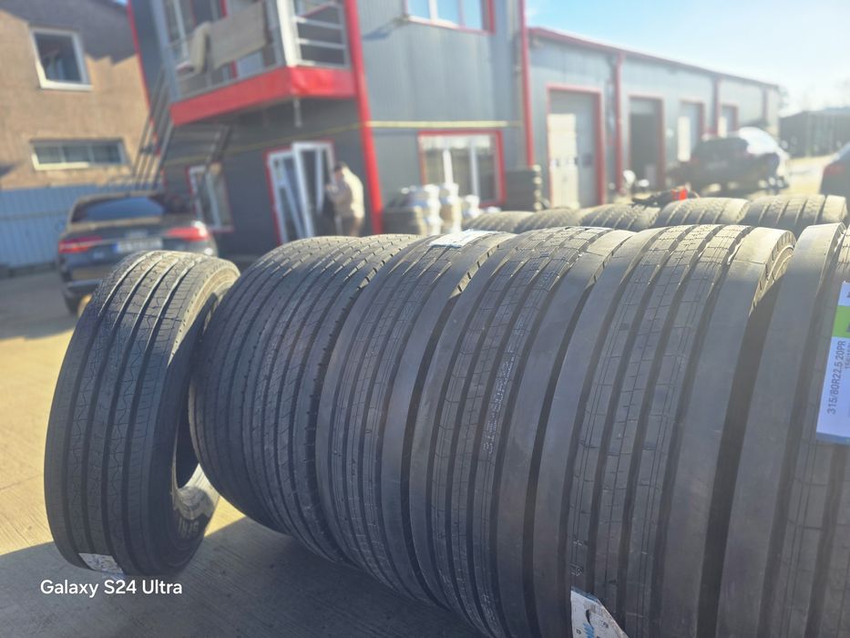 Anvelope 315 80 22,5 noi direcție și on/ of