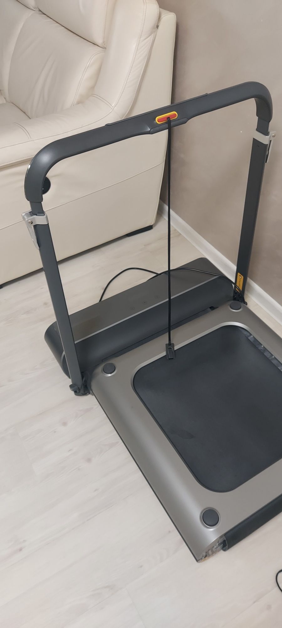 Сгъваема бягаща пътека WalkingPad R1 Pro 2в1