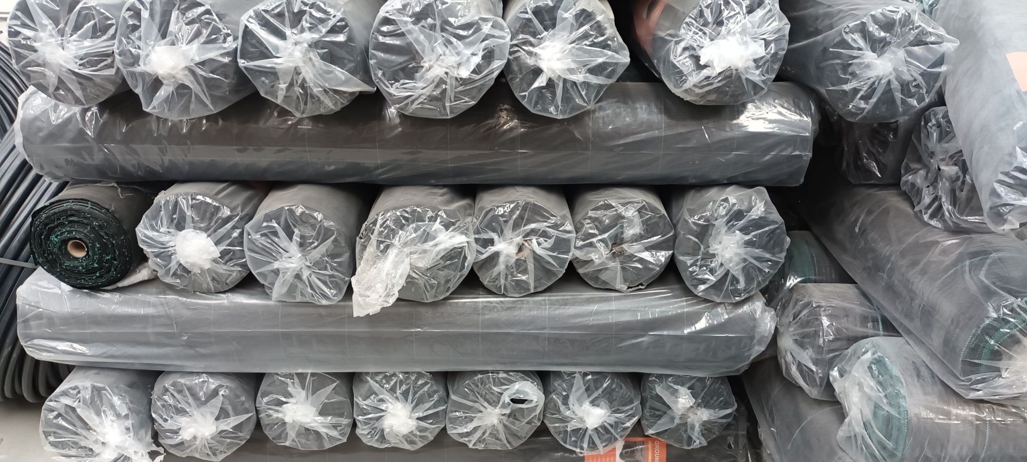 Folie AGROTEXTIL/Antiburuieni 100gr/m Tratat Uv!Diferite dimensiuni!