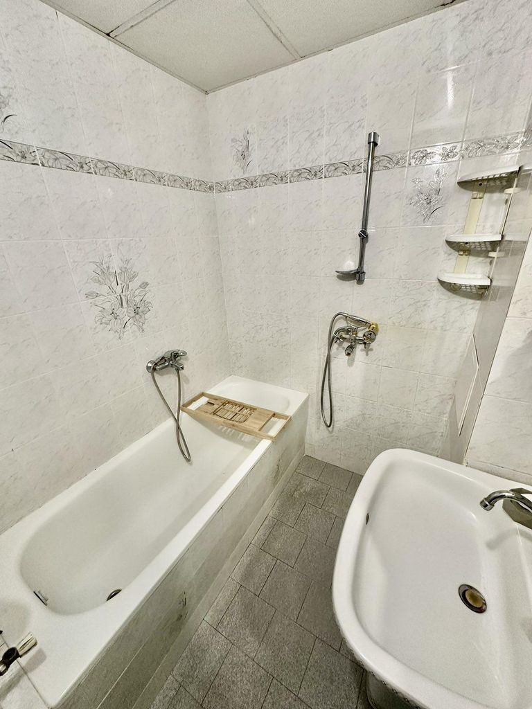 Продава се Тристаен апартамент в Бургас, Възраждане - 78 кв.м за 1981 €/кв.м - Снимка #11