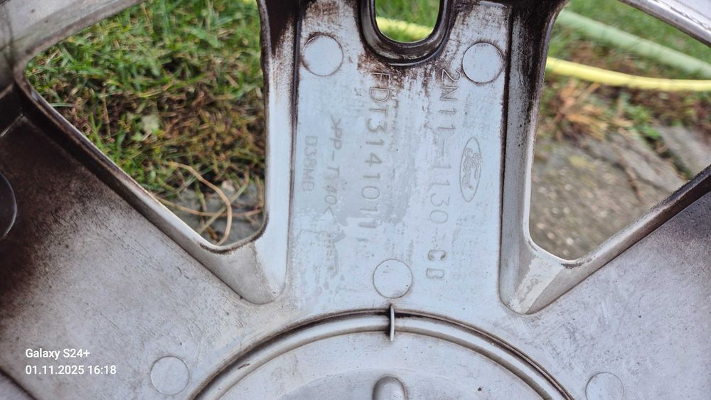 Capac original Ford pe 15.