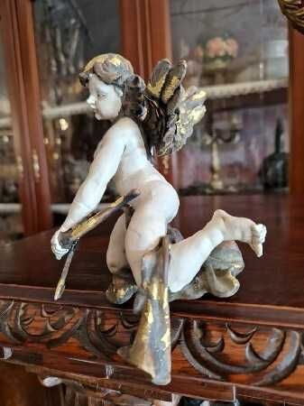 Cupidon din rasina