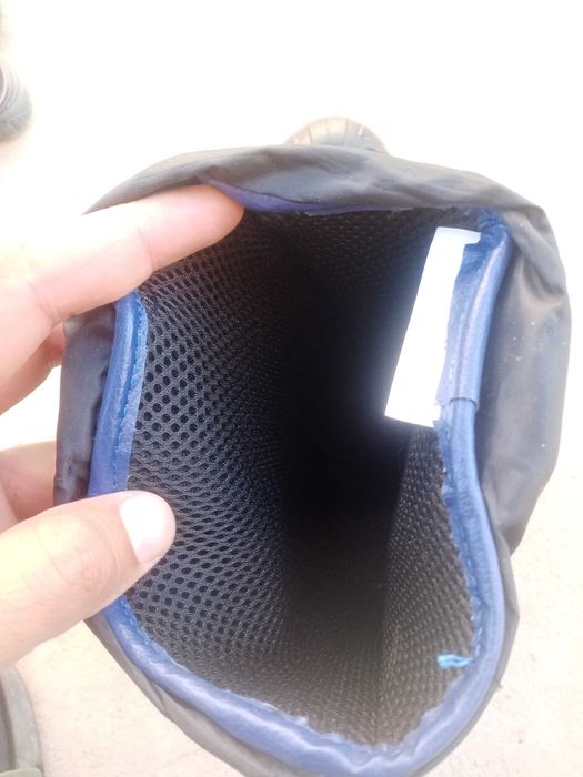 Сапоги специальные с металлическими носком.