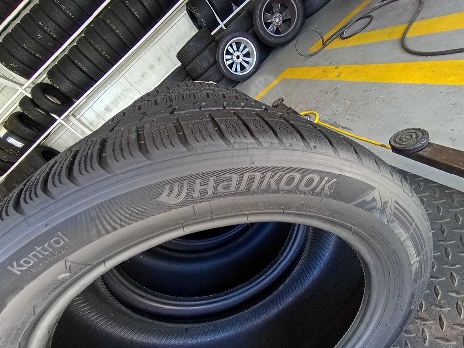 Vând anvelope hankook 255.45.19 iarna