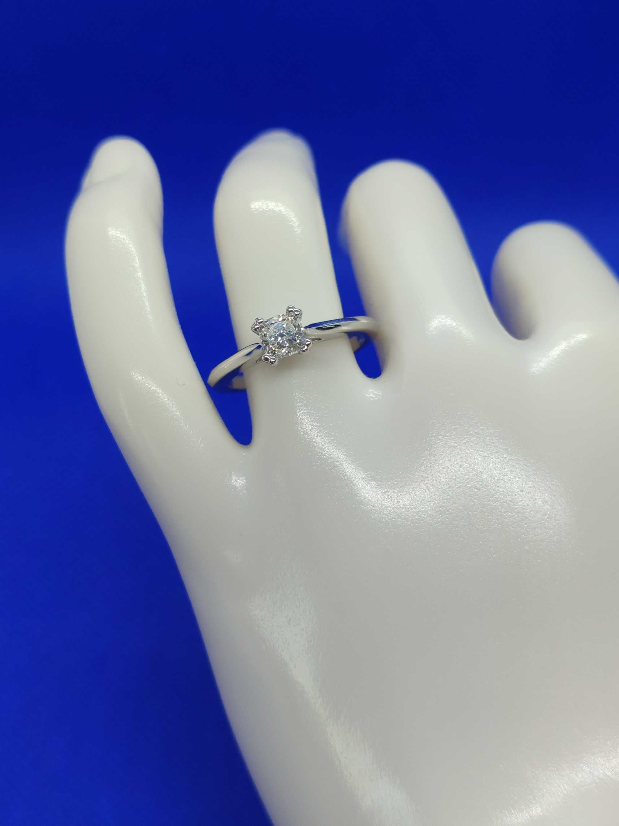 Годежен пръстен с диамант 0.61ct