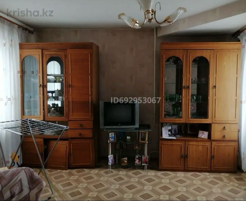 3 ком квартира район Колхозного рынка.