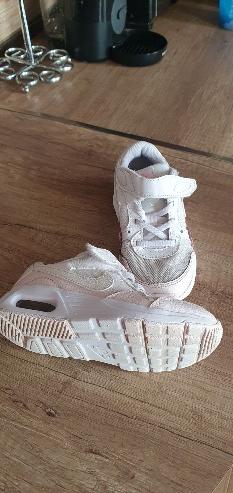 Маратонки nike,Пантофки Disney 26 размер