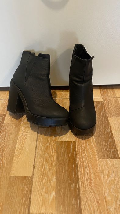 Боти с дебел ток и грайфер