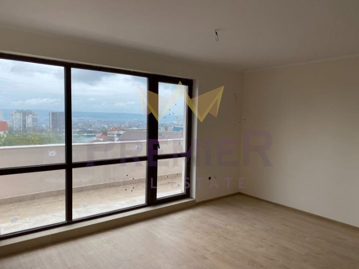 Продава се Тристаен апартамент в Варна, Изгрев - 119 кв.м за 1912 €/кв.м - Снимка #2