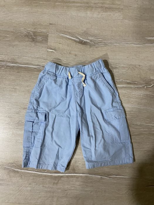 Продам костюмы на 7/8 лет и втопрй костюм 9/10/11 лет