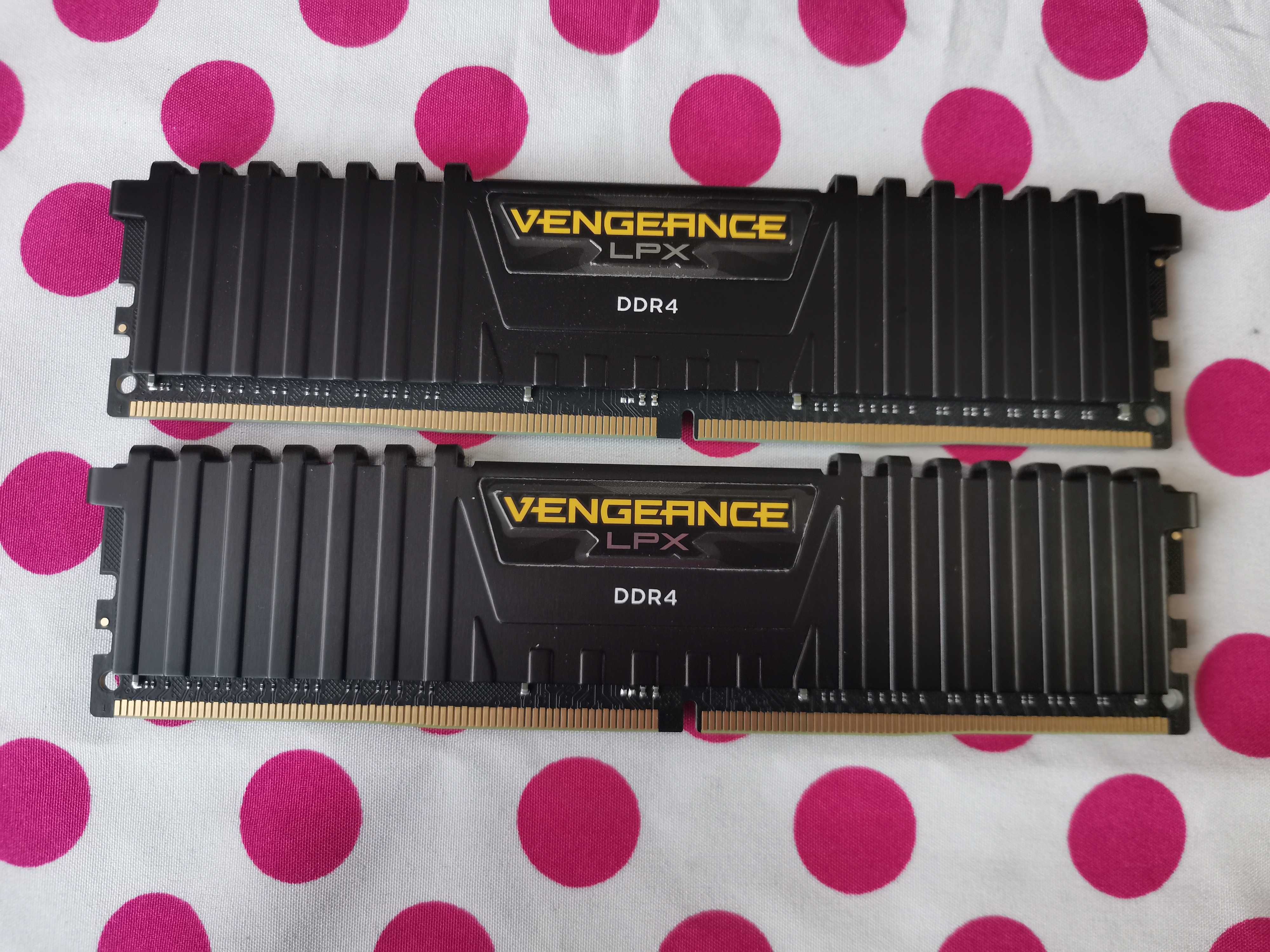 Memorie Corsair Vengeance LPX Black 32GB DDR4 3200MHz Desktop.