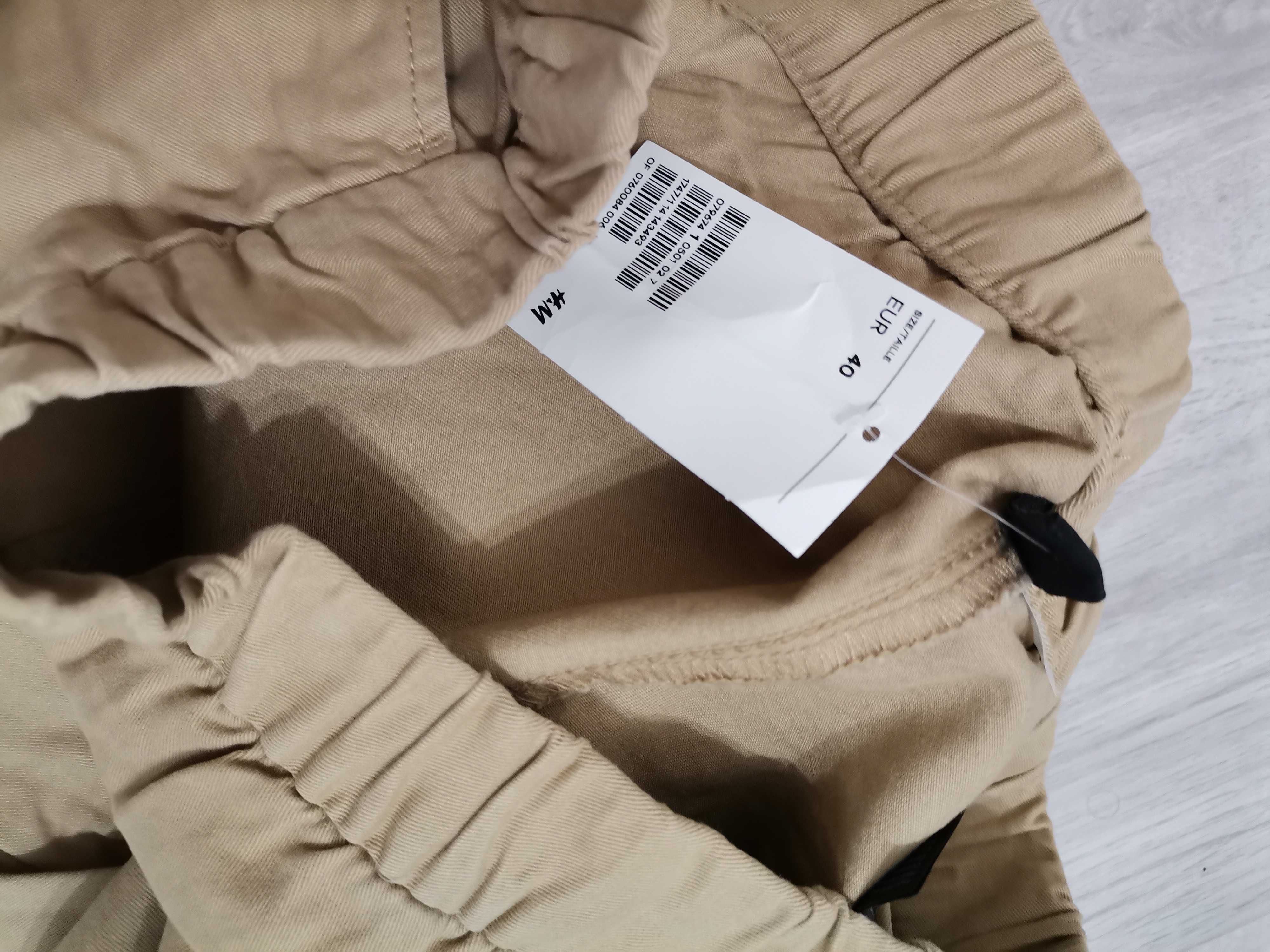 Pantaloni talie înaltă stil camo H&M