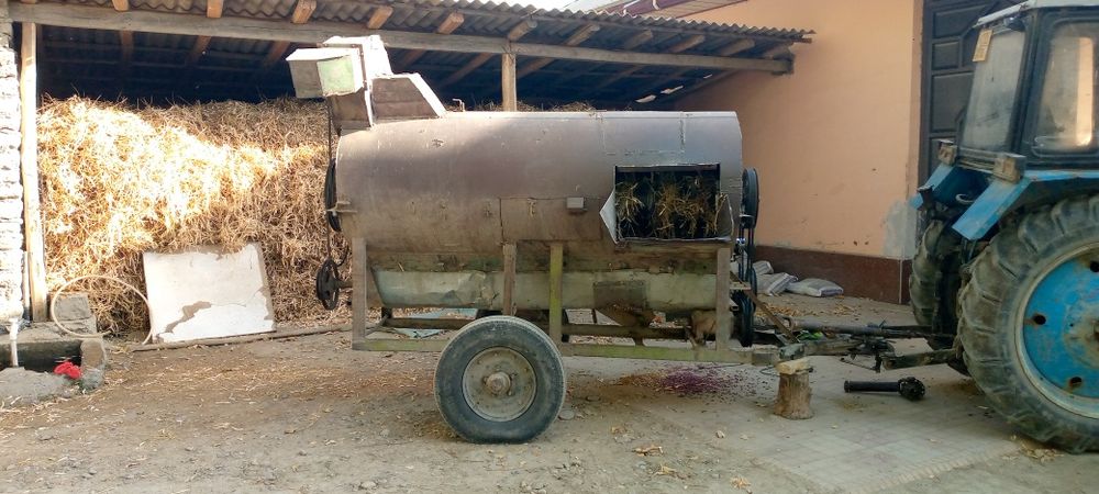 Traktor xamma anjomlari bilan sotiladi