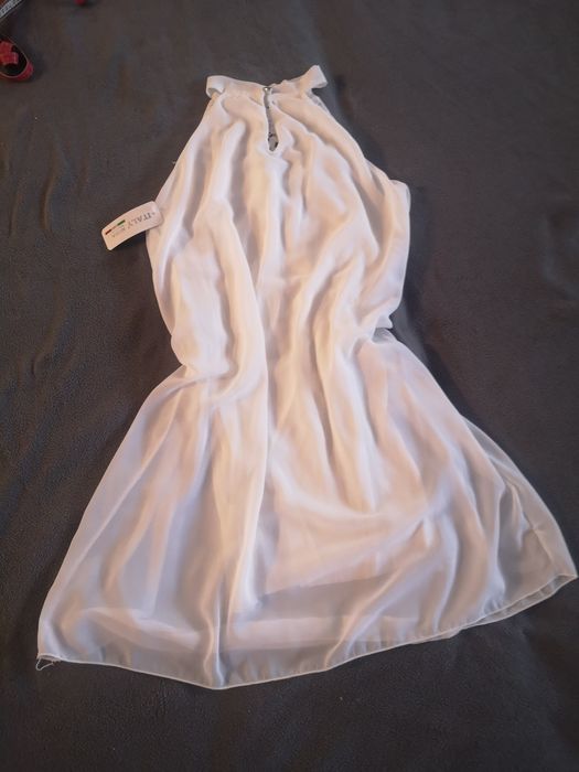 Елегантна бяла лятна рокля размер М