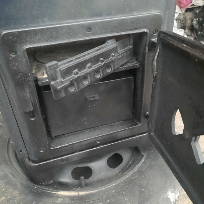 Soba de 5 kw cu sticlă focar șamotat si plita fonta