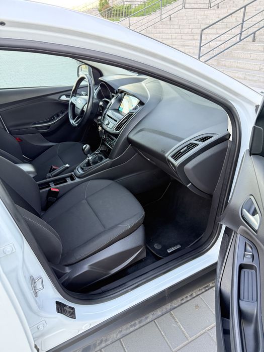 Vând Ford Focus – 2017 – 1.0 EcoBoost – 125 CP – Manuală
