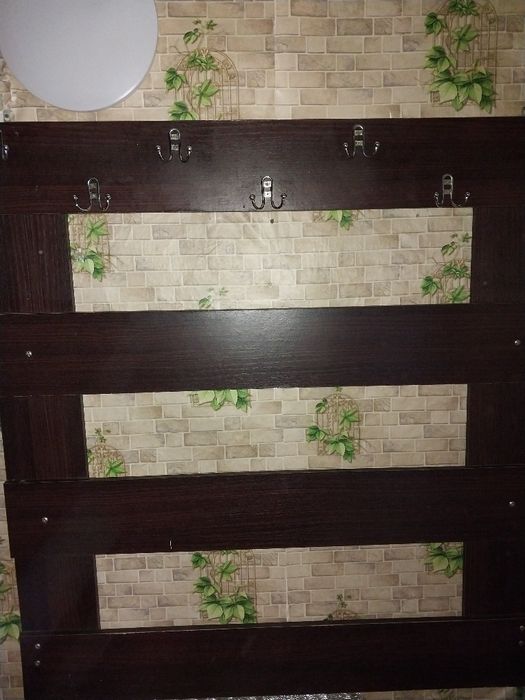 Вешалка настенная