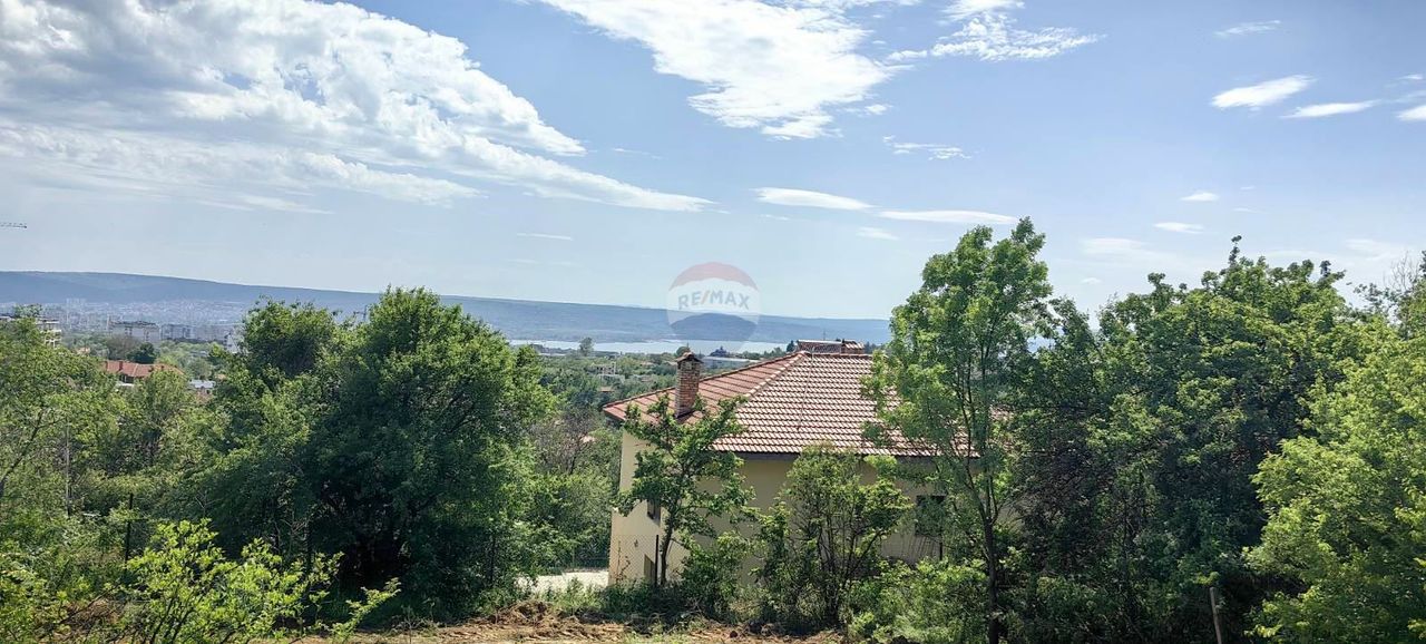 Продава се Парцел в Варна, Изгрев - 890 кв.м за 76 €/кв.м - Снимка #1