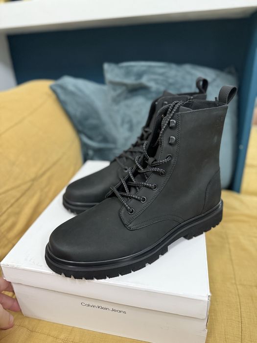 Calvin Klein Jeans ghete joase piele neagra marimea 43 noi originale