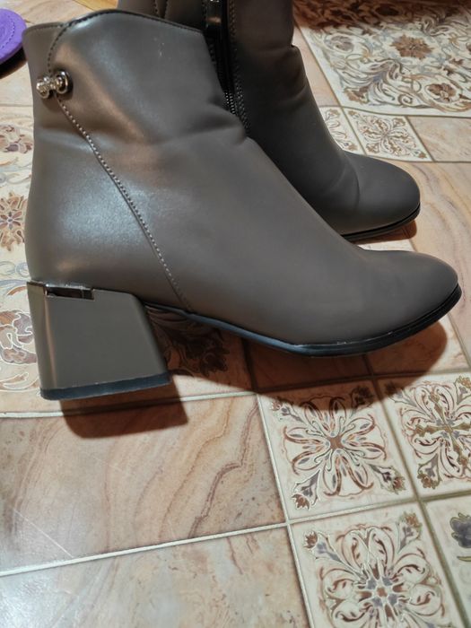 Продам женские полу сапошки