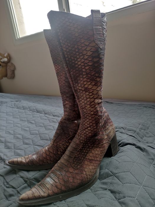 Дамски ботуши змийска кожа