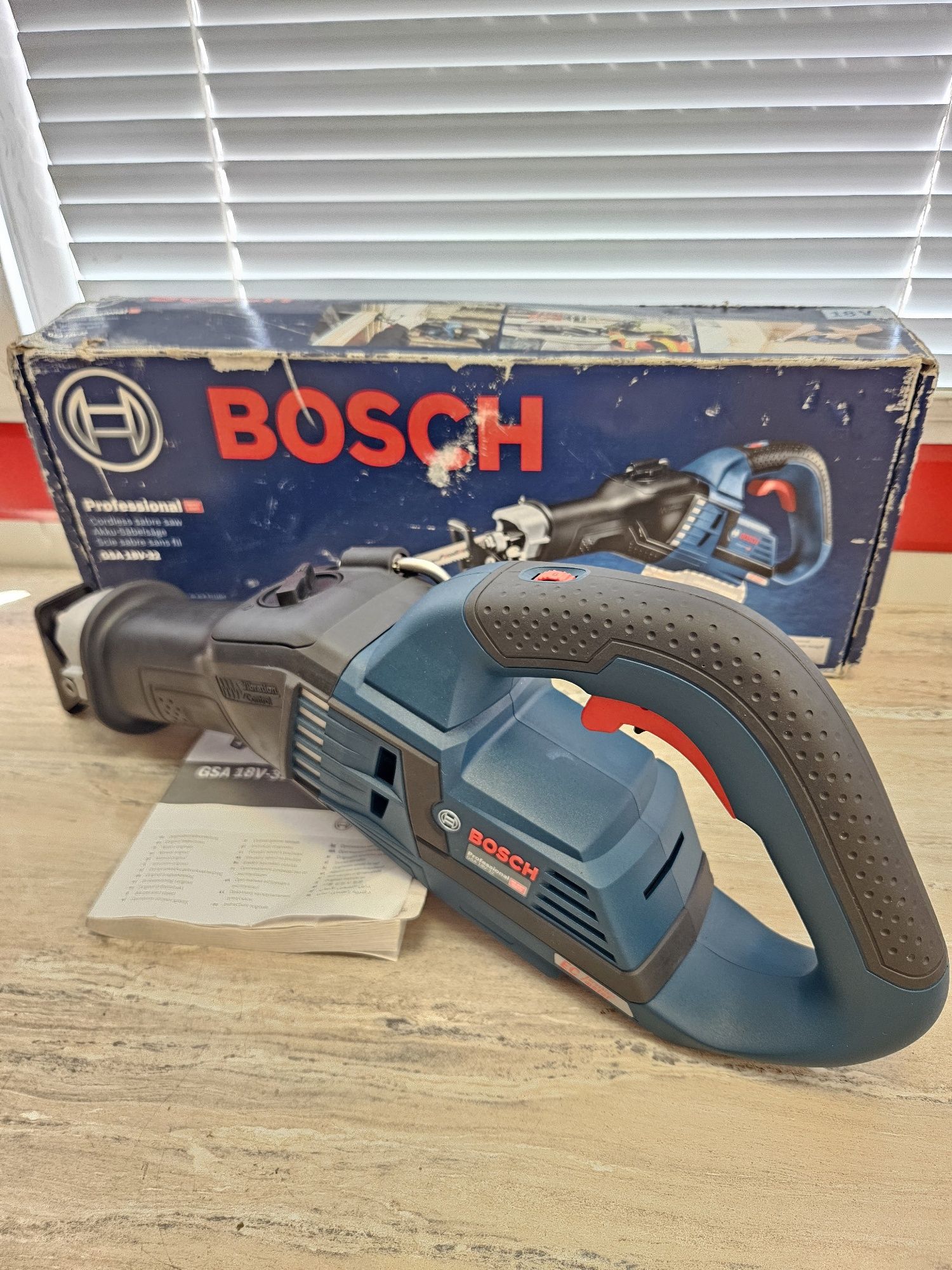 BOSCH Саблен Трион GSA18V-32