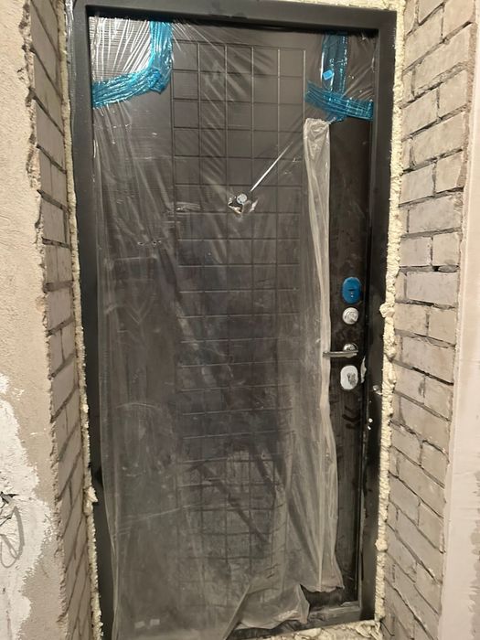 Продам новый дверь