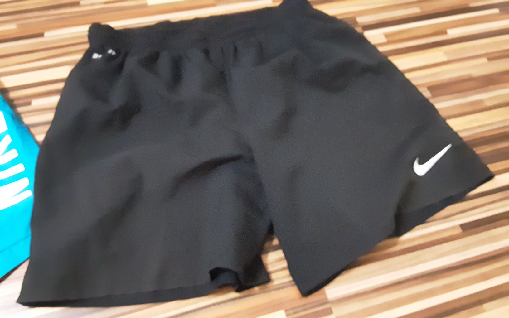 (M/L) NIKE оригинални къси панталони/ шорти