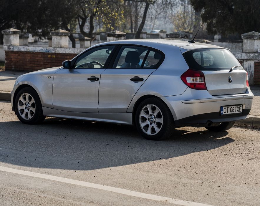 Vand schimb Bmw seria 1 2006 si bmw seria 525 pachet M 3 butoane