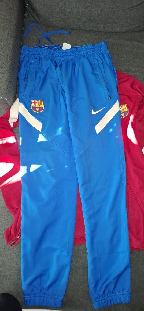Анцуг Nike Барселона + тениска