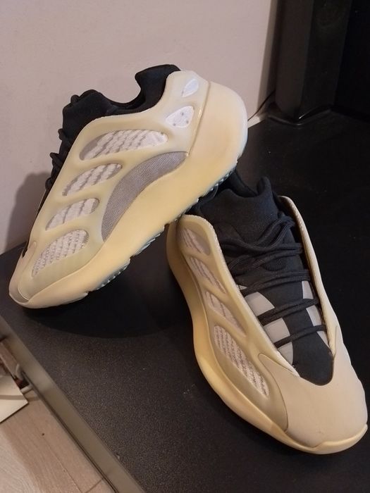 Adidas Yeezy 700 V3 Azael