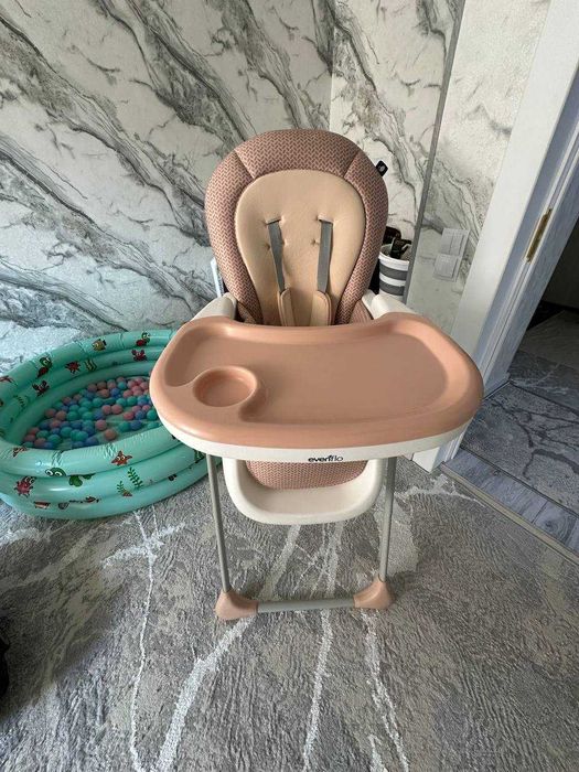 Detskiy ovqatlanish uchun stulchik holati ideal